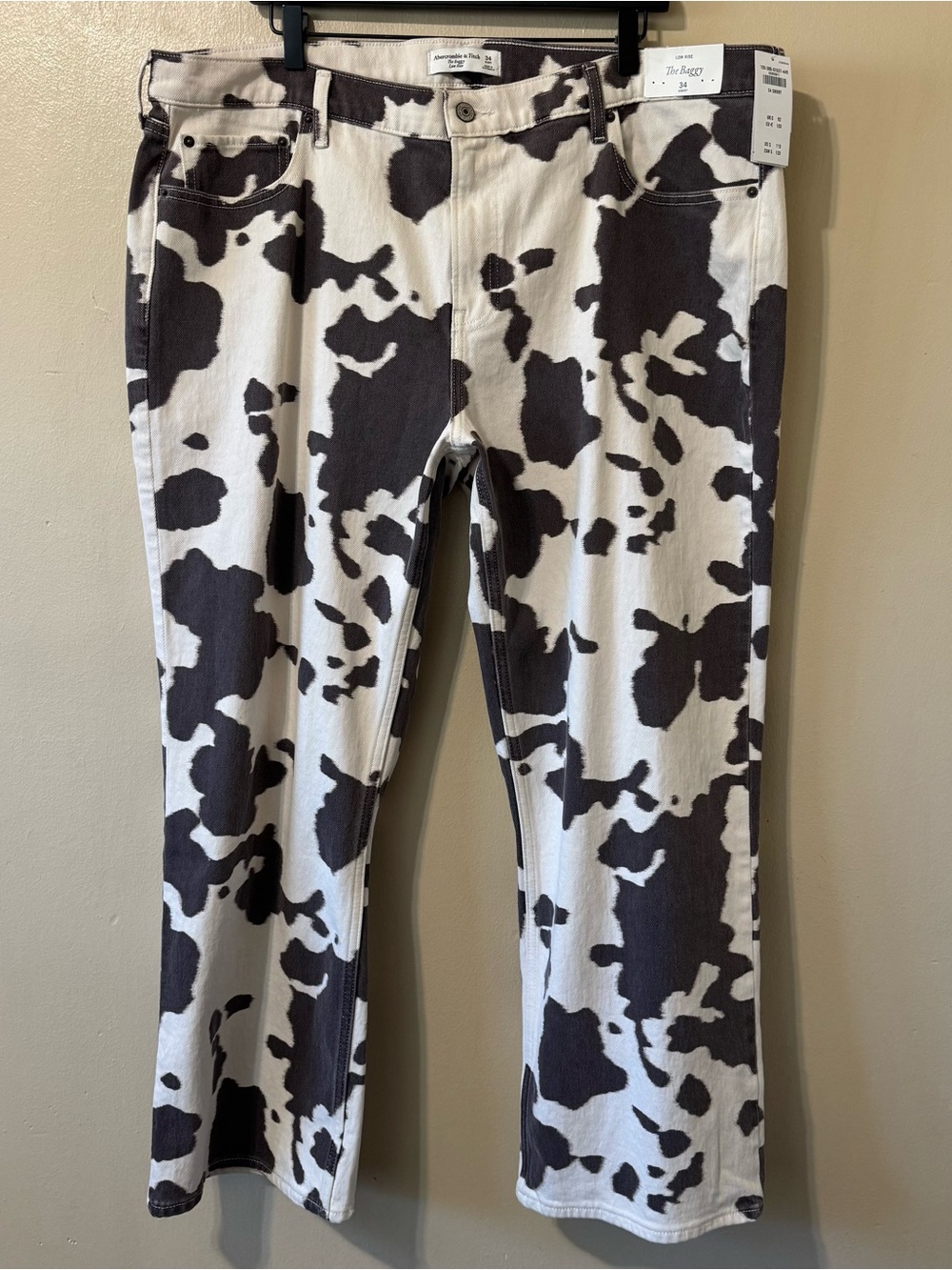 NWT Abercrombie and Fitch plus size “The Baggy Low Rise” cow printed jeans